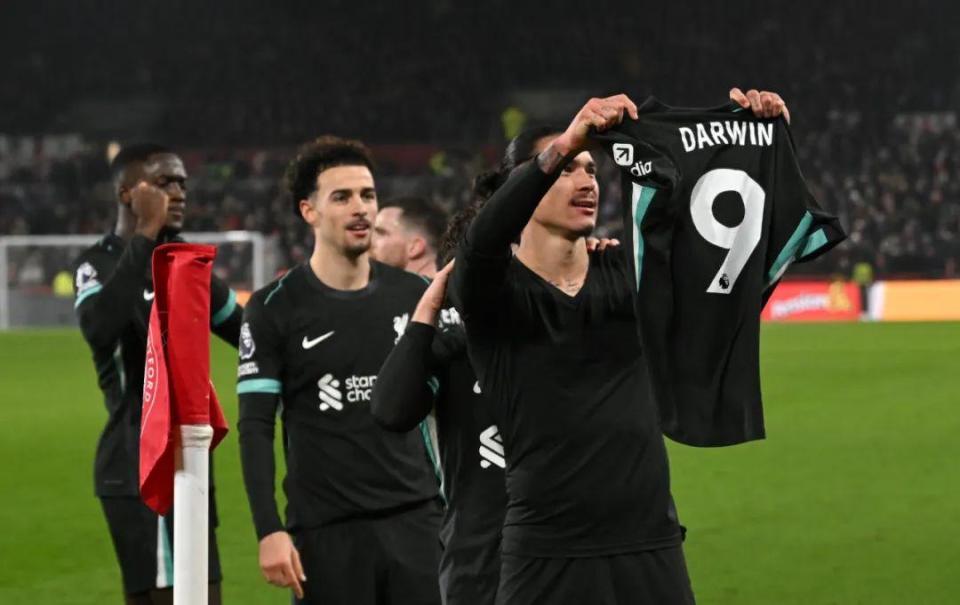 萨内蒂：批评劳塔罗？荒谬，他已经排在国米历史射手榜前五（萨内蒂：质疑劳塔罗太离谱，他已跻身国米队史射手前五）