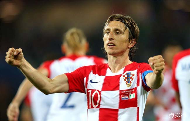 一场0-1爆出大冷门，意甲领头羊倒下，惨遭淘汰，萨里神换人（0-1爆冷，意甲榜首队折戟出局，萨里妙手换人成关键）