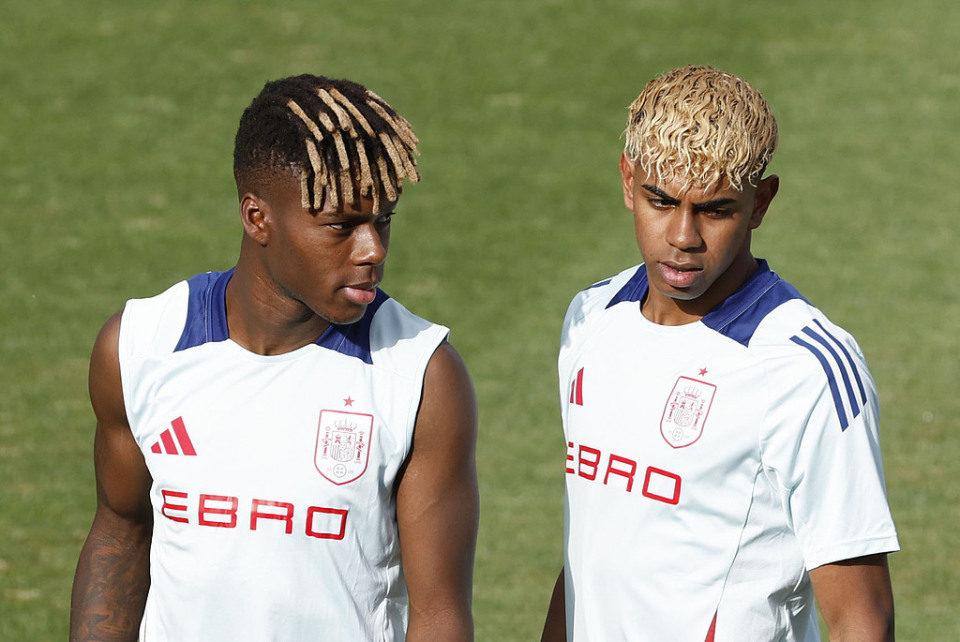 国安主场战平广州恒大（北京国安主场与广州恒大战成平局）