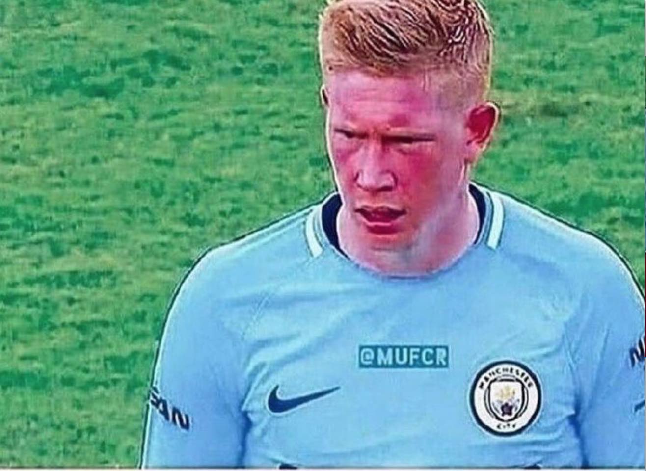 吉拉西多特生涯欧冠已打入15球，队史仅次于罗伊斯和莱万（吉拉西欧冠为多特已斩获15球，队史仅逊罗伊斯与莱万）