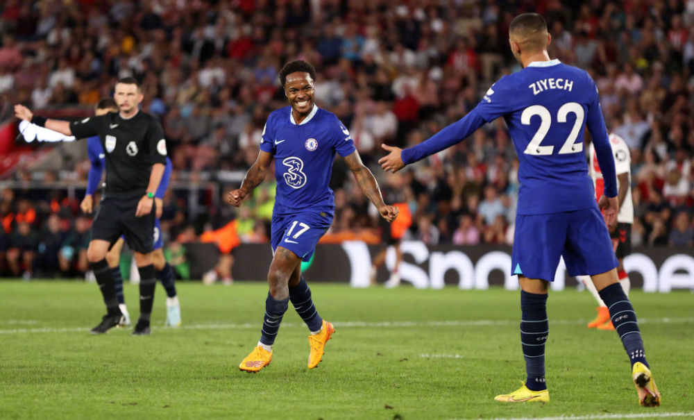 詹姆斯关键时刻稳住节奏（关键时刻，詹姆斯掌控节奏）