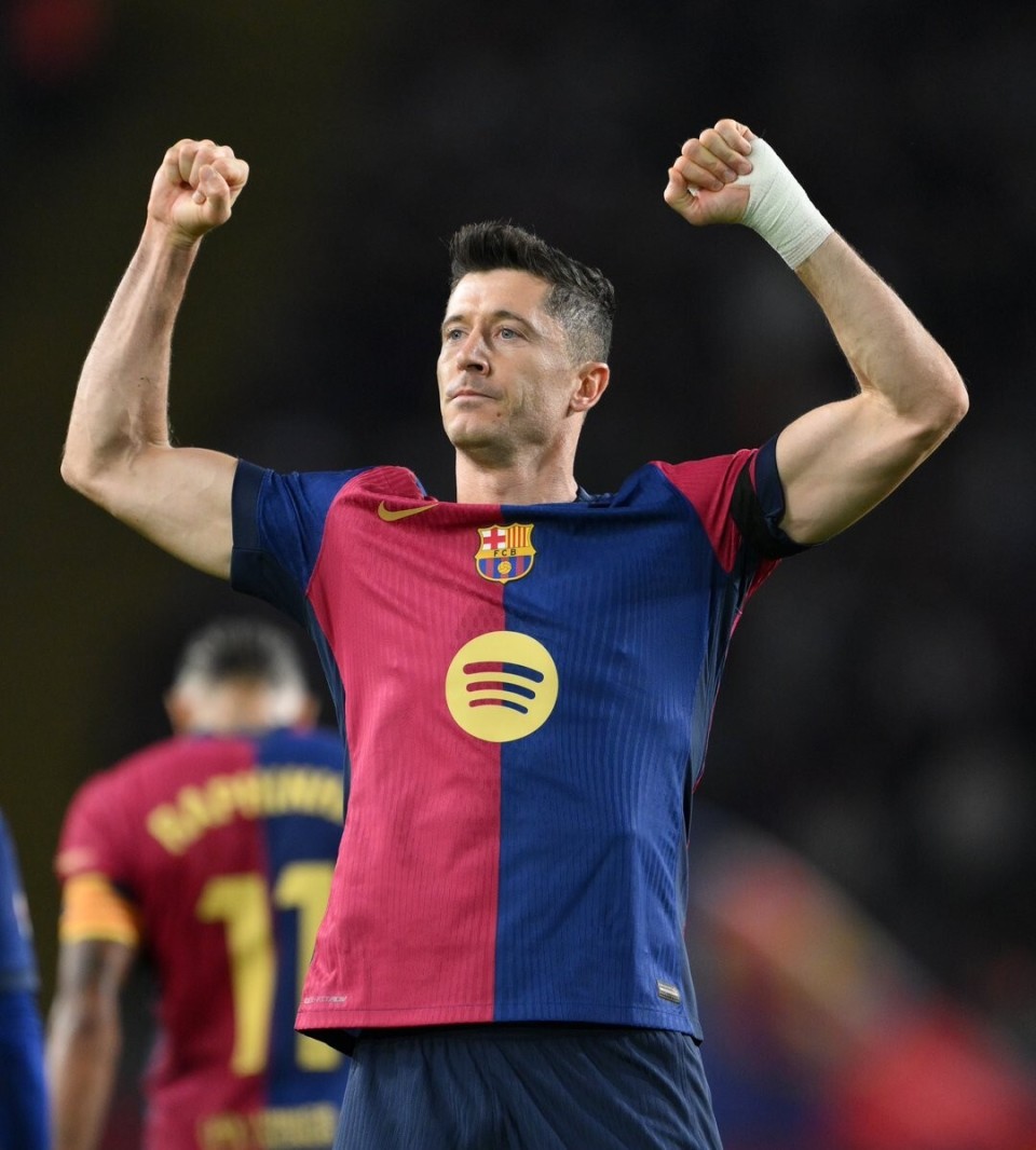 戴维对乌迪内斯的进球被吹越位，但VAR划线似乎存在问题（戴维对阵乌迪内斯进球被判越位，VAR划线判定存疑）