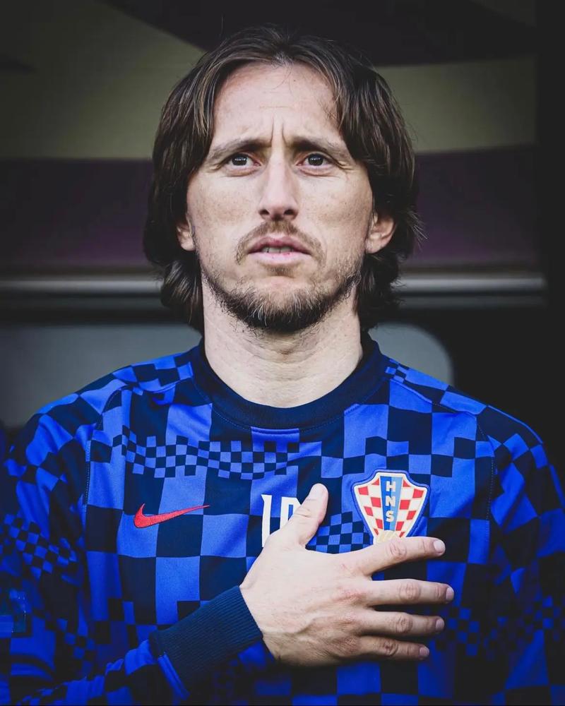 每体：巴萨冬窗将找“新伊尼戈”，在关注施洛特贝克、格伊等（每体：巴萨冬窗物色“新伊尼戈”，盯上施洛特贝克、格伊等）