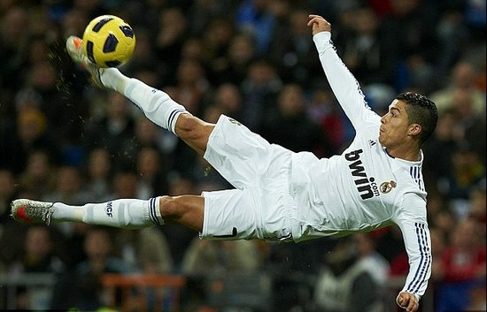 下半场心态爆炸！埃迪11中5得到11分10篮板6犯离场（下半场心态崩盘！埃迪11投5中拿下11分10篮板，6犯毕业）