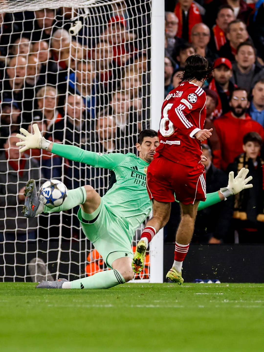 英超半场：达姆斯高、弗莱明造险，布伦特福德0-0伯恩利（英超半场：达姆斯高、弗莱明连续造险，布伦特福德与伯恩利0-0暂平）