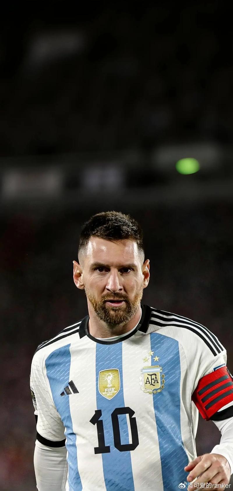 深圳五连胜冲上前列（深圳豪取五连胜跻身前列）